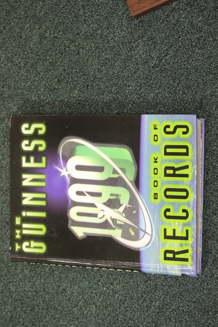 The guiness Book of Records - 1999: hardcover book