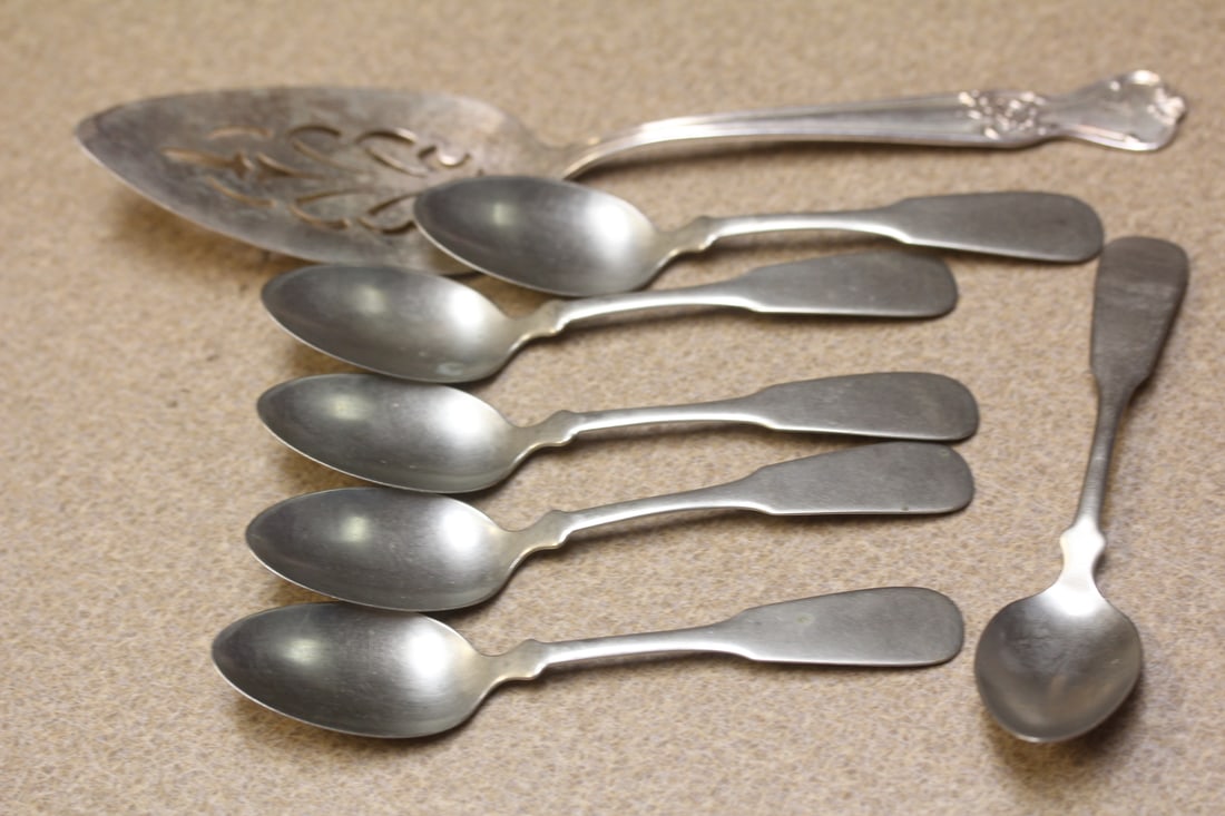 Lot of 6 Silverplated Spoons/Spatula: longest= 9 1/4" long