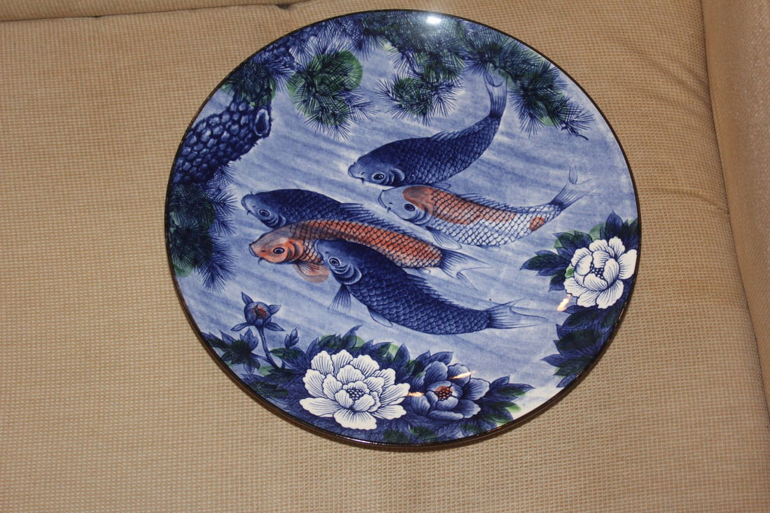 Decorative Japanese Toyo Koi Fish Charger (1 of 6)