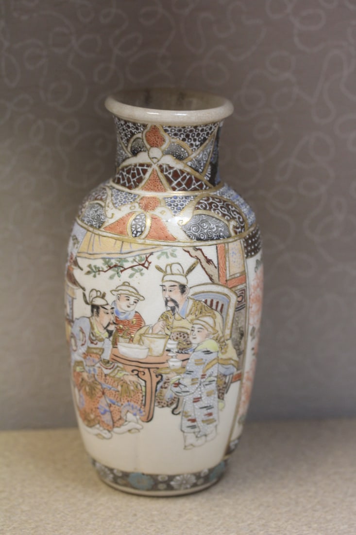 Japanese satsuma vase (1 of 6)
