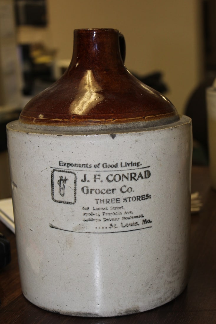 A J.F. Conrad Stone Crock (1 of 7)