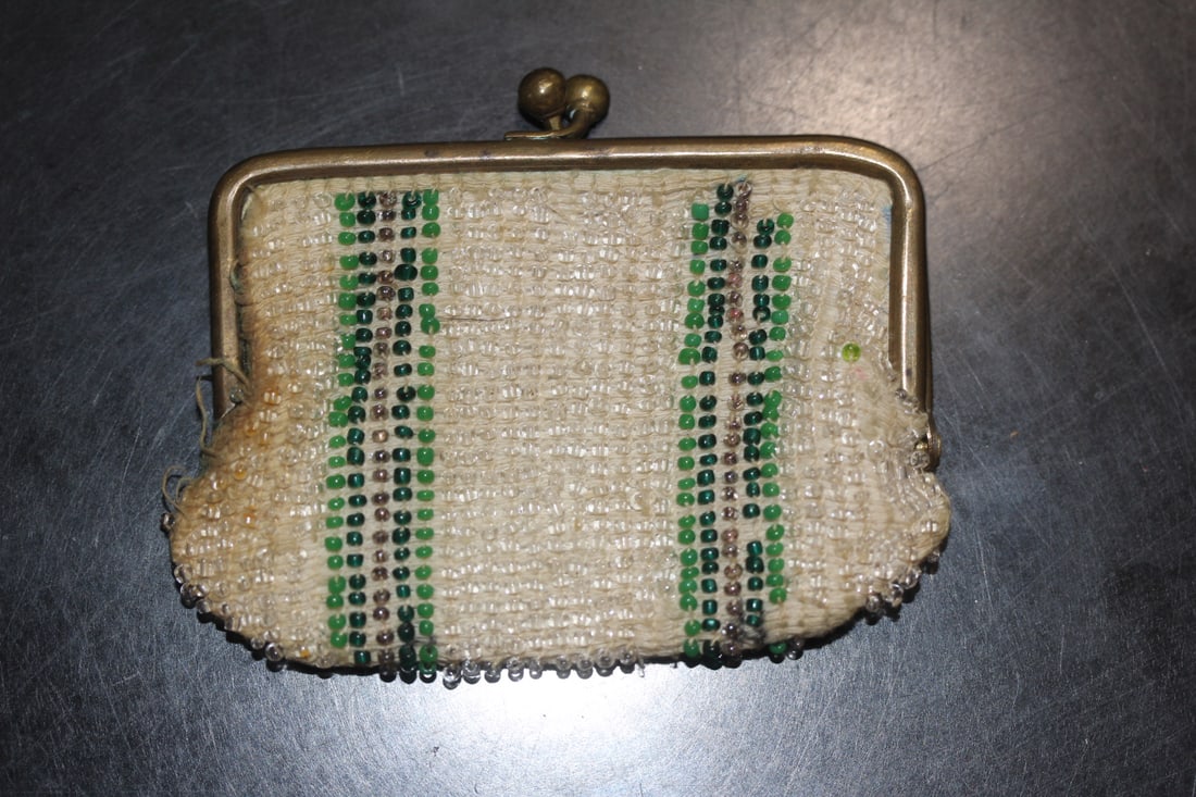 Vintage Money Purse: as shown