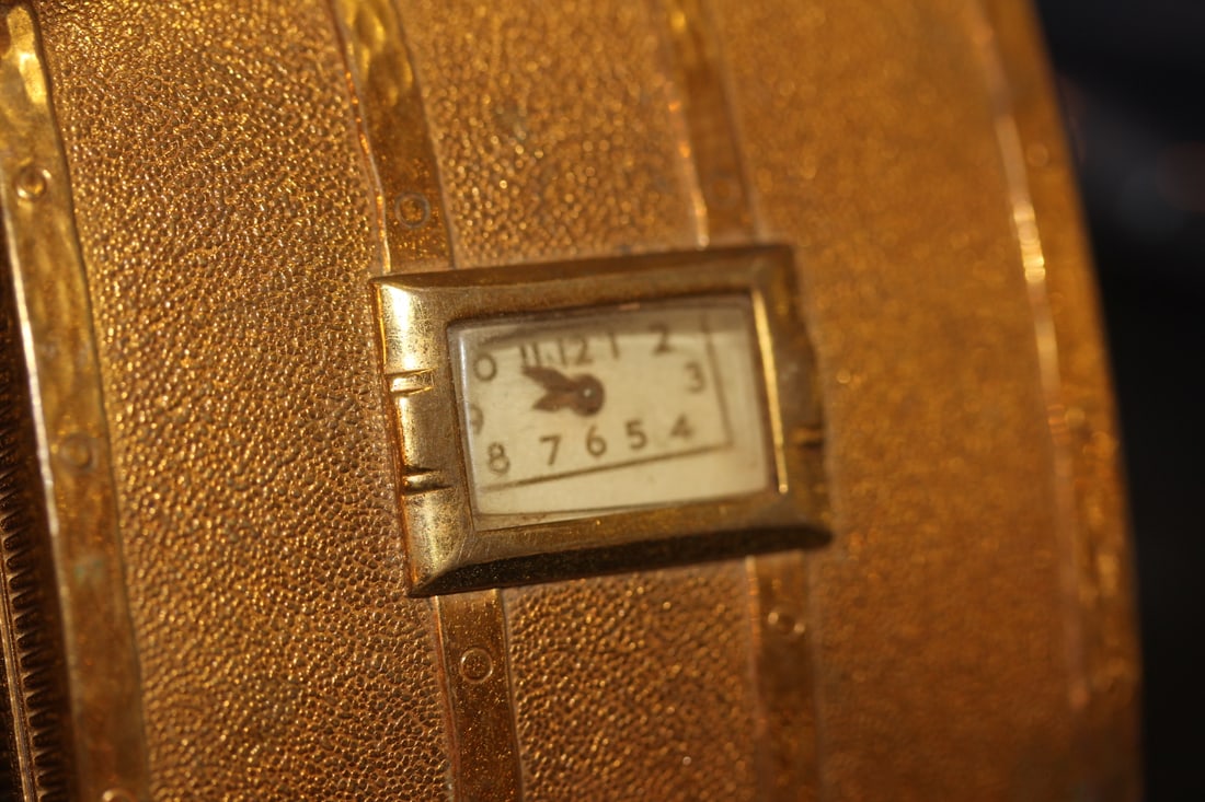 Evans Clock Compact - 8