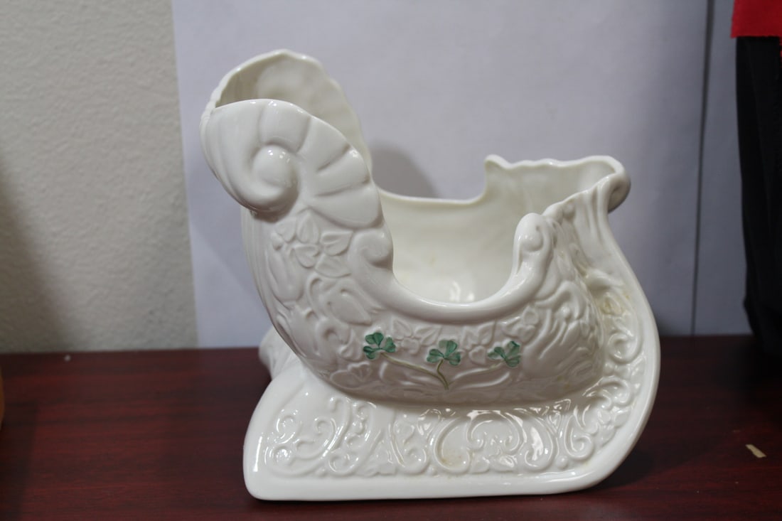 Belleek Planter: black mark - 6 3/4" tall