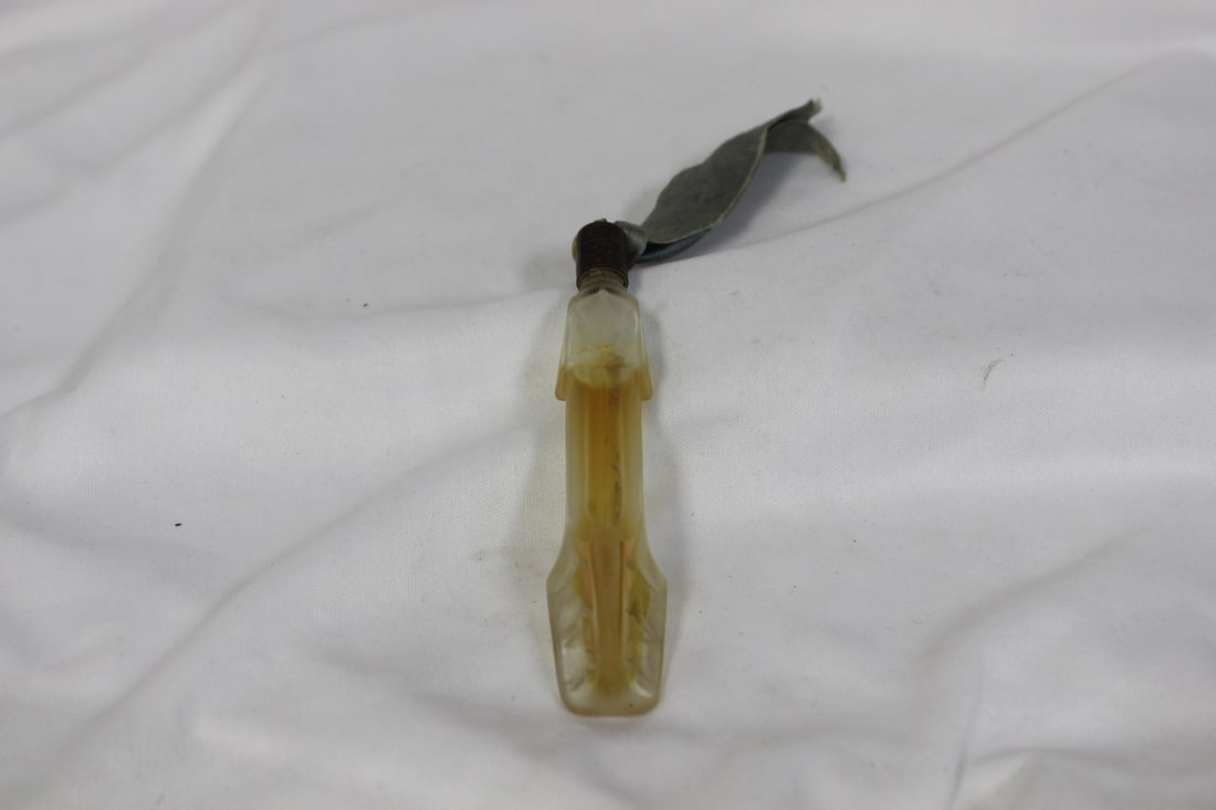 A L'Ancome Fleches D'or Parfume: 4 1/4" long