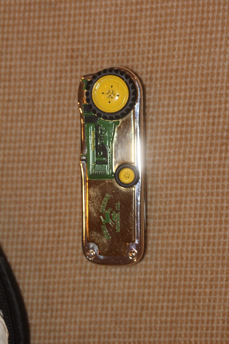 John Deere Tractor Pocket Knife (1 of 6)