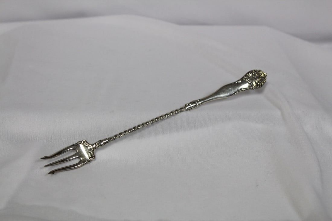 A Long Handle Silverplate Fork (1 of 5)