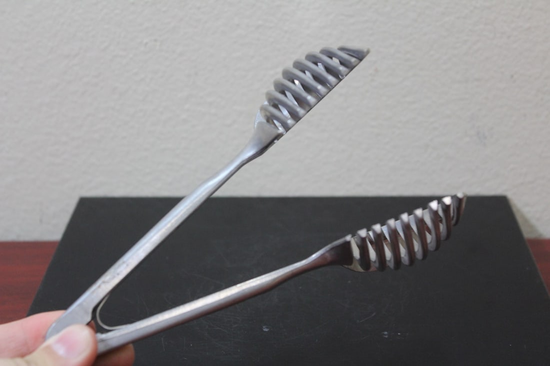 A Vintage Vegetable Slicer - 6