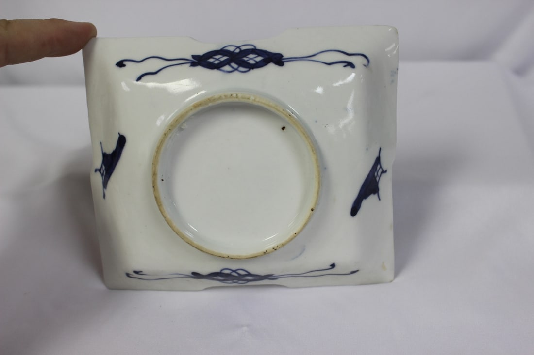 An Imari Rectangular Tray - 2