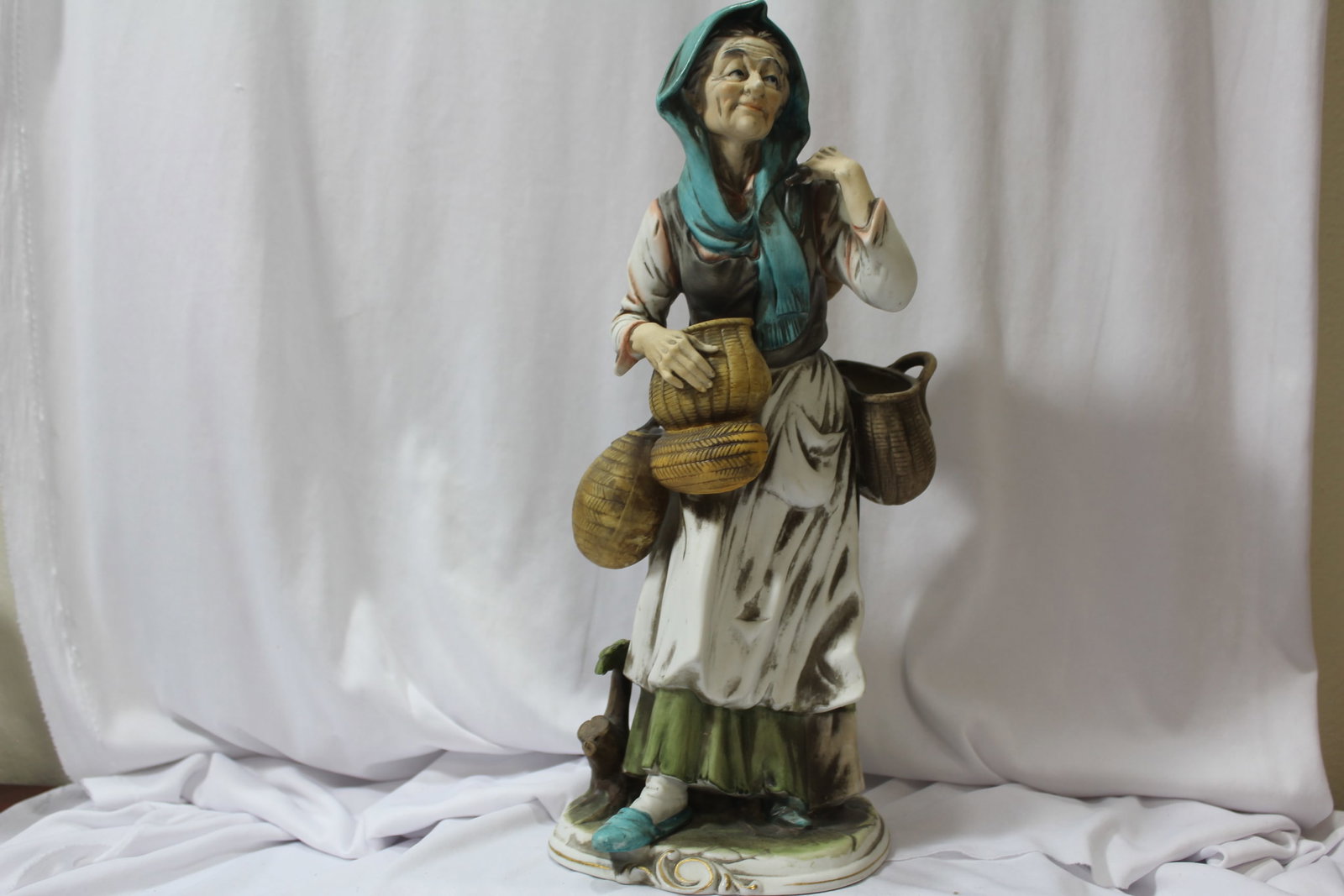 An Ardalt Ceramic Figure (1 of 6)