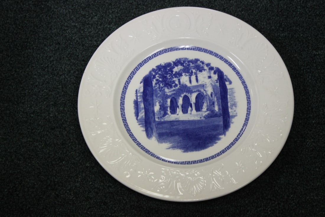 A Wedgwood College Plate: Amherst College, Walter Hall - 10 1/2" in diameter