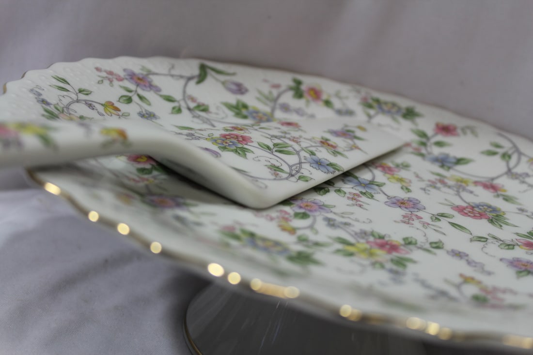 A Ceramic Cake Plate - 9