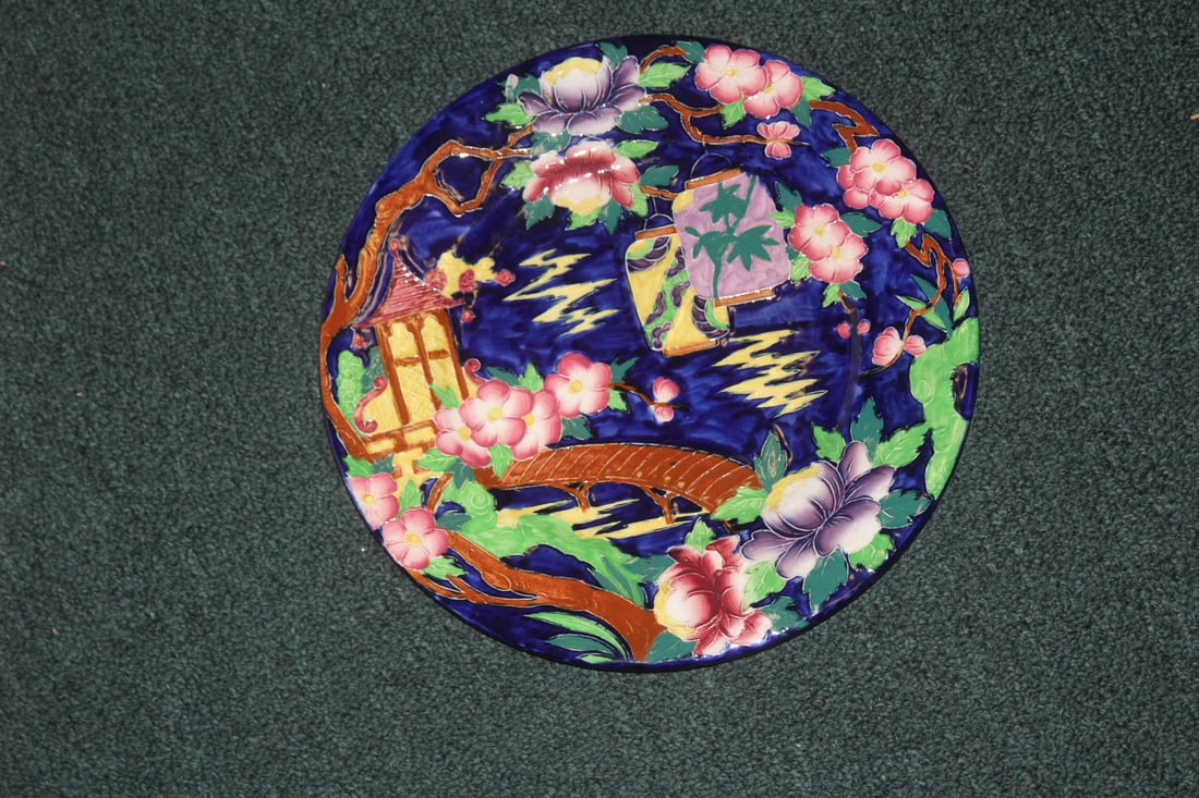 Majolica Plate: appeared to be old - 11 1/4" in diameter