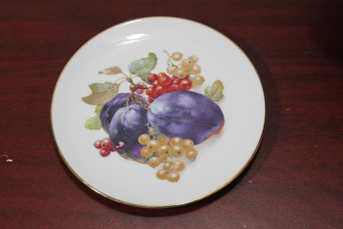 A German Fruit Plate: 7 3/4" in diameter