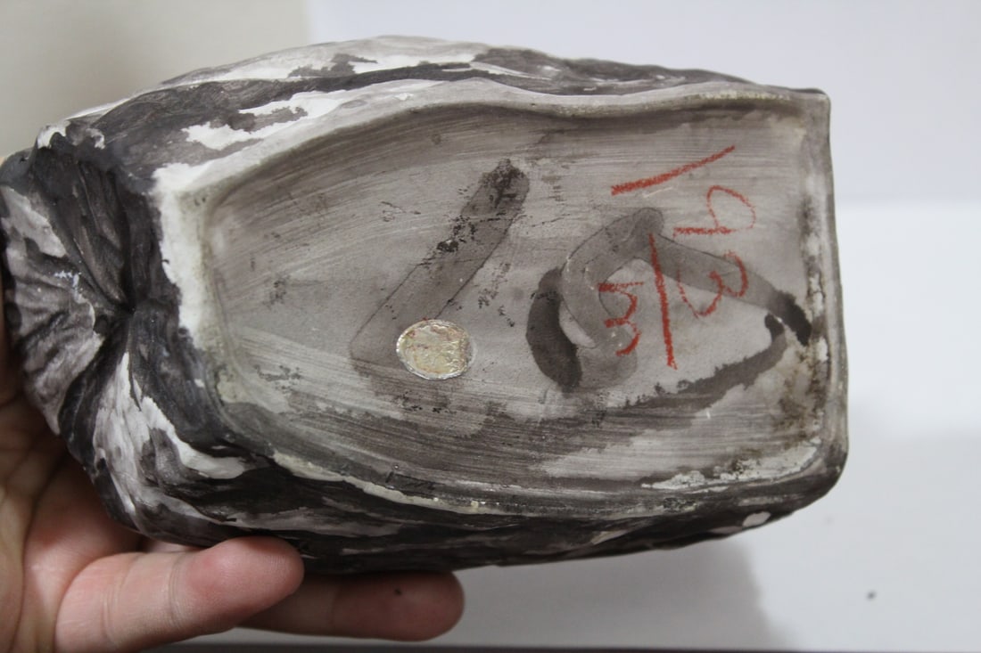 A Ceramic Deer Basket - 5