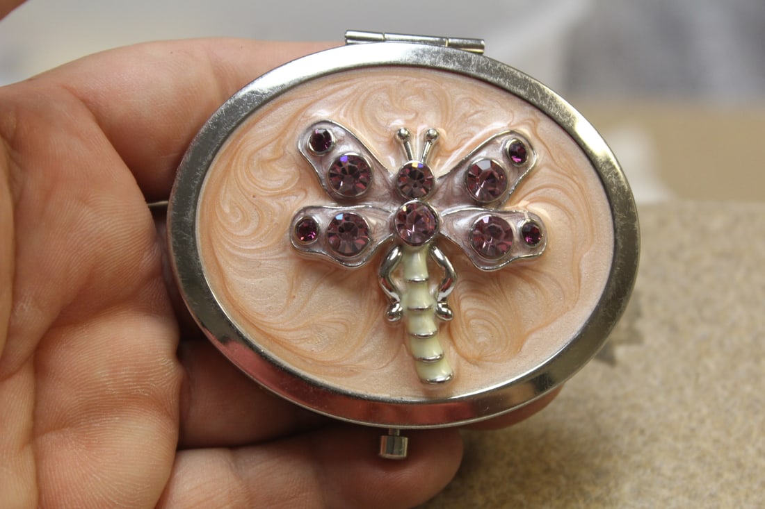 Argento SC Enamel Oval Mirror: 2 7/8" in diameter