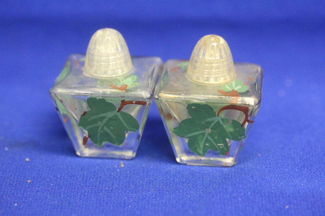 Pair of Painted Glass Salt and Pepper Shaker: 2 1/2" tall