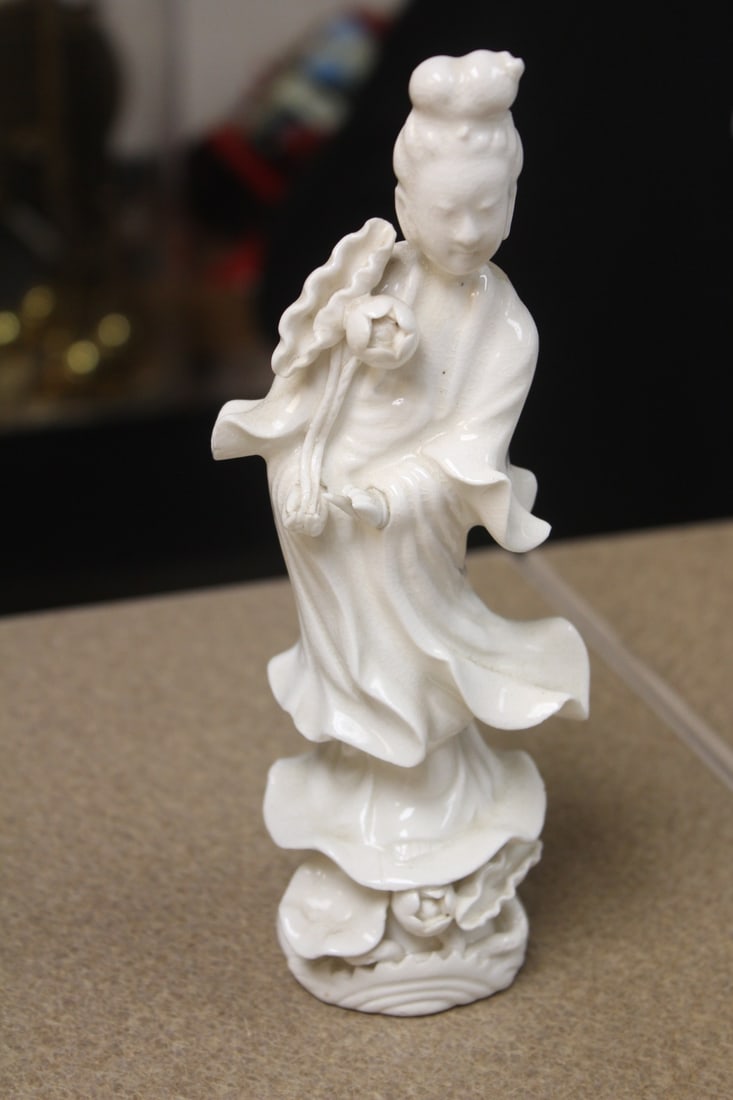 Chinese Blanc de Chine Kwan Yin: 7 3/8" tall - please note: minor loss on fingers as shown
