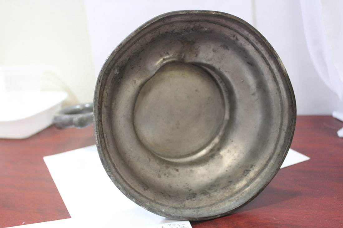 A Presentation Silverplated Teapot - 11