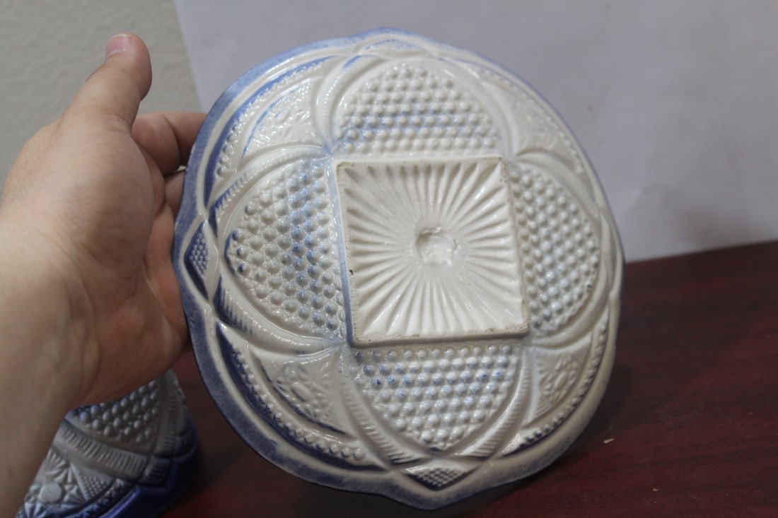 A Ceramic Flow Blue Serving Dish - 7