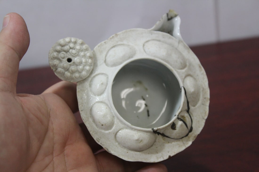 A Ceramic Teapot - 7