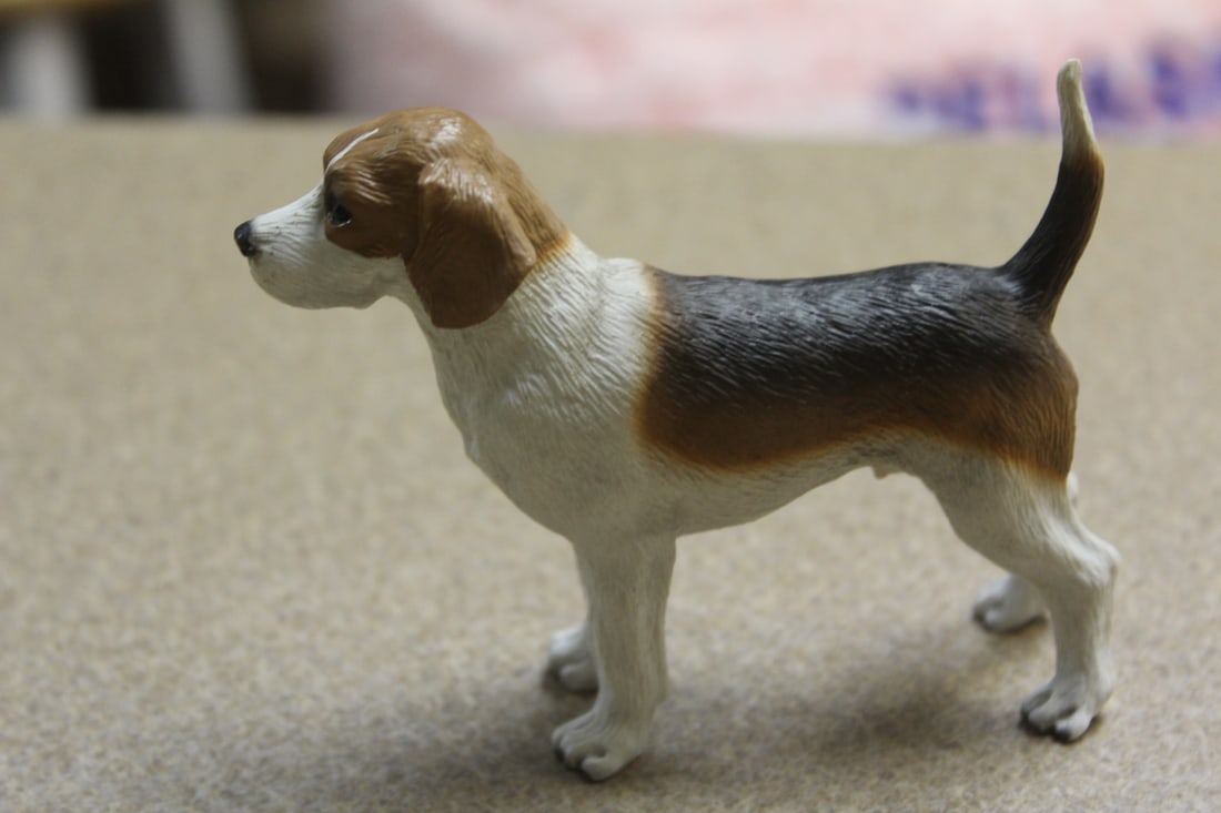 Resin Dog: 4" across