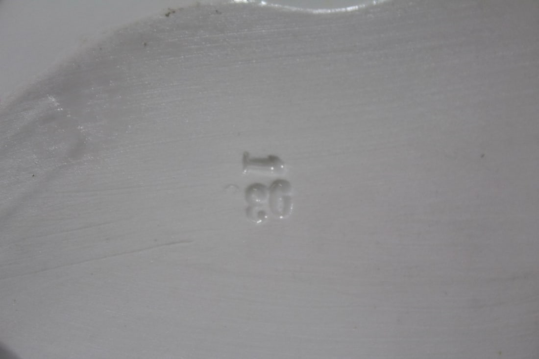 A Vintage Ceramic Container - 5