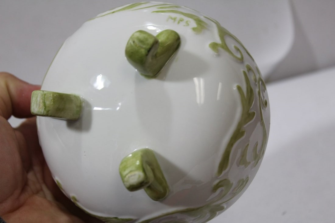 A 3-Legged Ceramic Box - 8