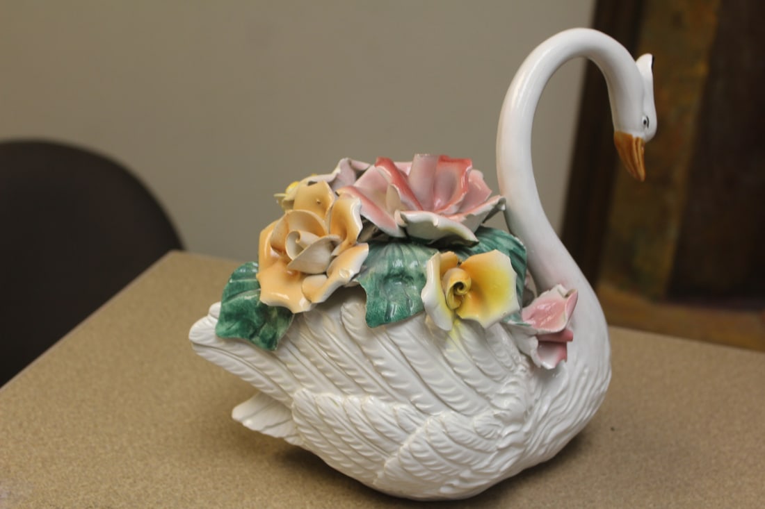 Capodemonte Swan - 4