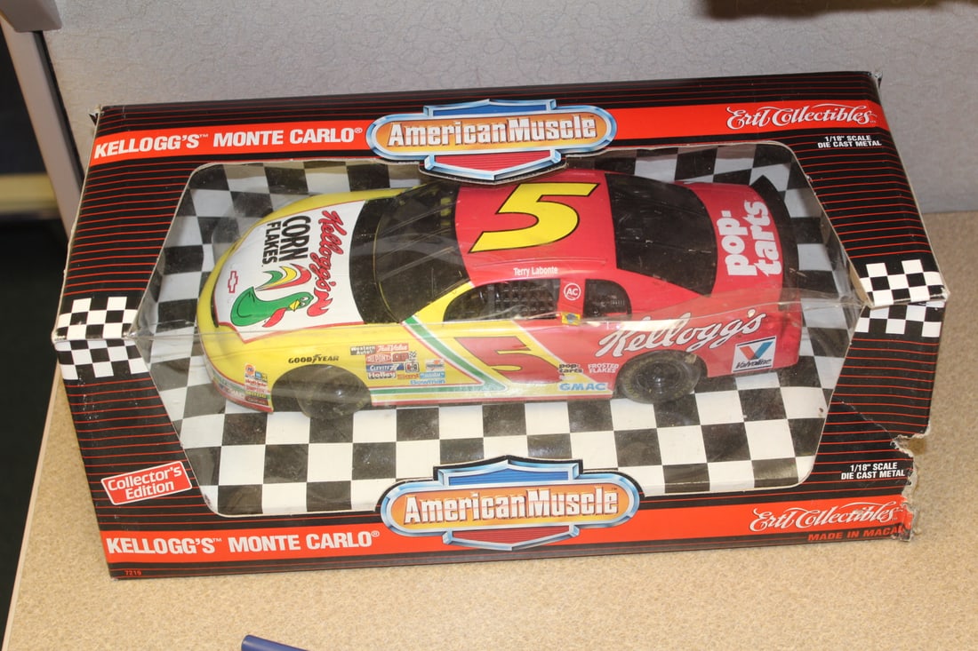 American MuscleDise Cast Model: Kellog's number 5 - 1/18 scale