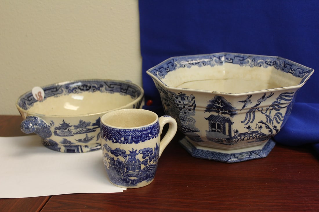 Lot of 3 Antique Blue Willow Articles (1 of 19)