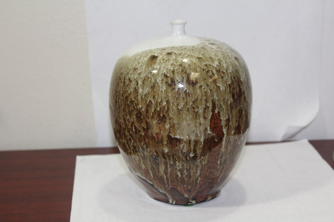 A Signed Shigeko Pottery Vase: 7 3/8" tall