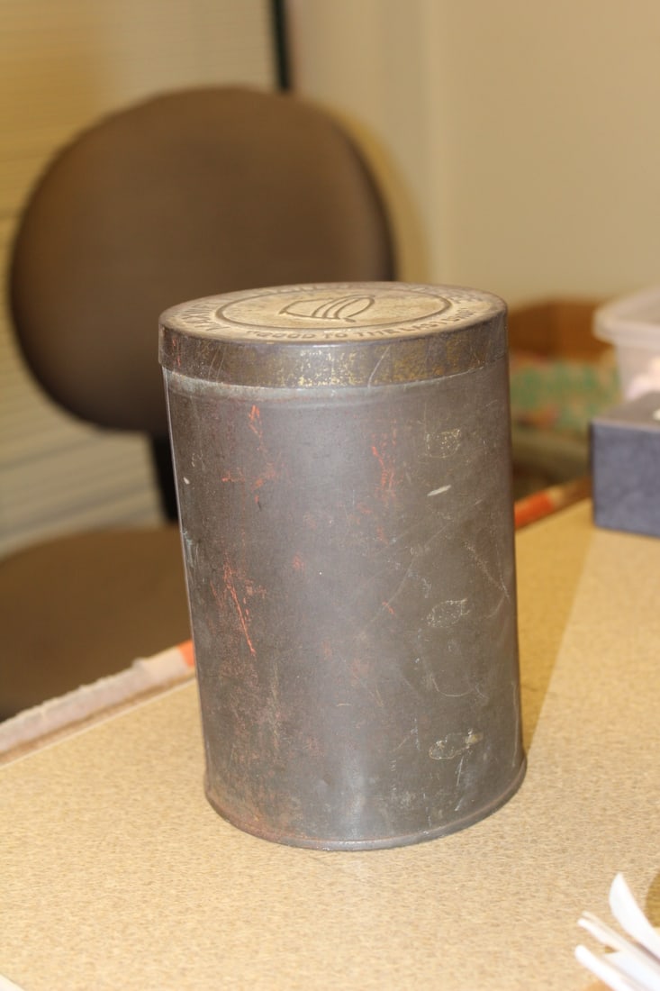 Vintage Maxwell House Coffee Tin Can: 6" tall