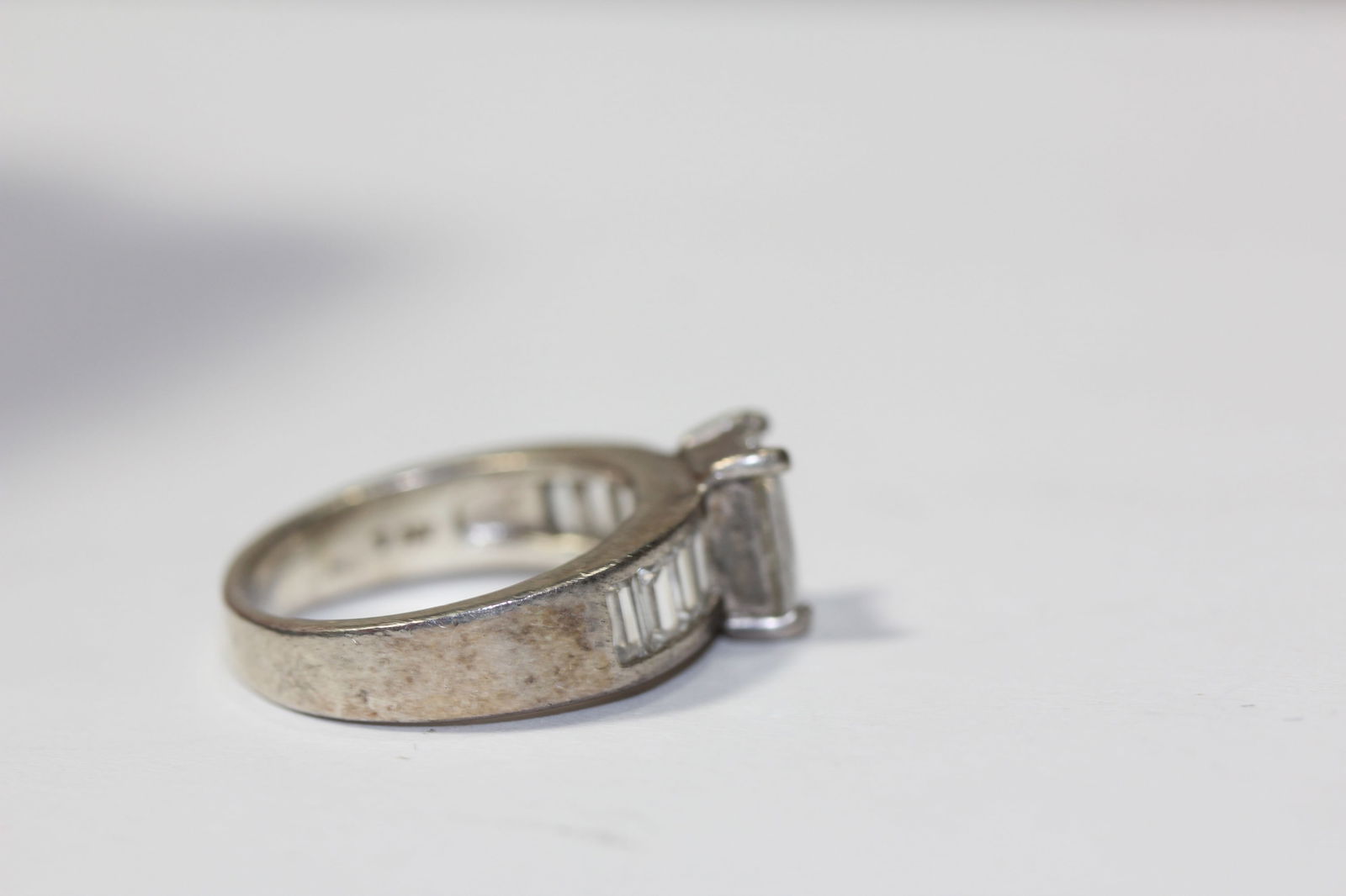A Sterling and Stone Ring - 2