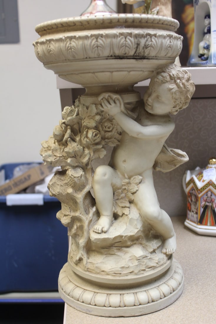 A Resin Planter: Universary statuary corp 1973 Chicago, Illinois - 15 3/8" tall