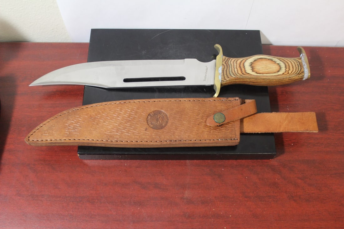 A Fantasy Knife: 16" long