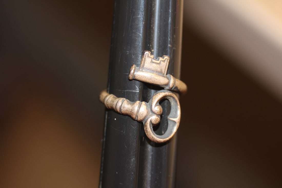 Unusual Sterling Keyring - 5