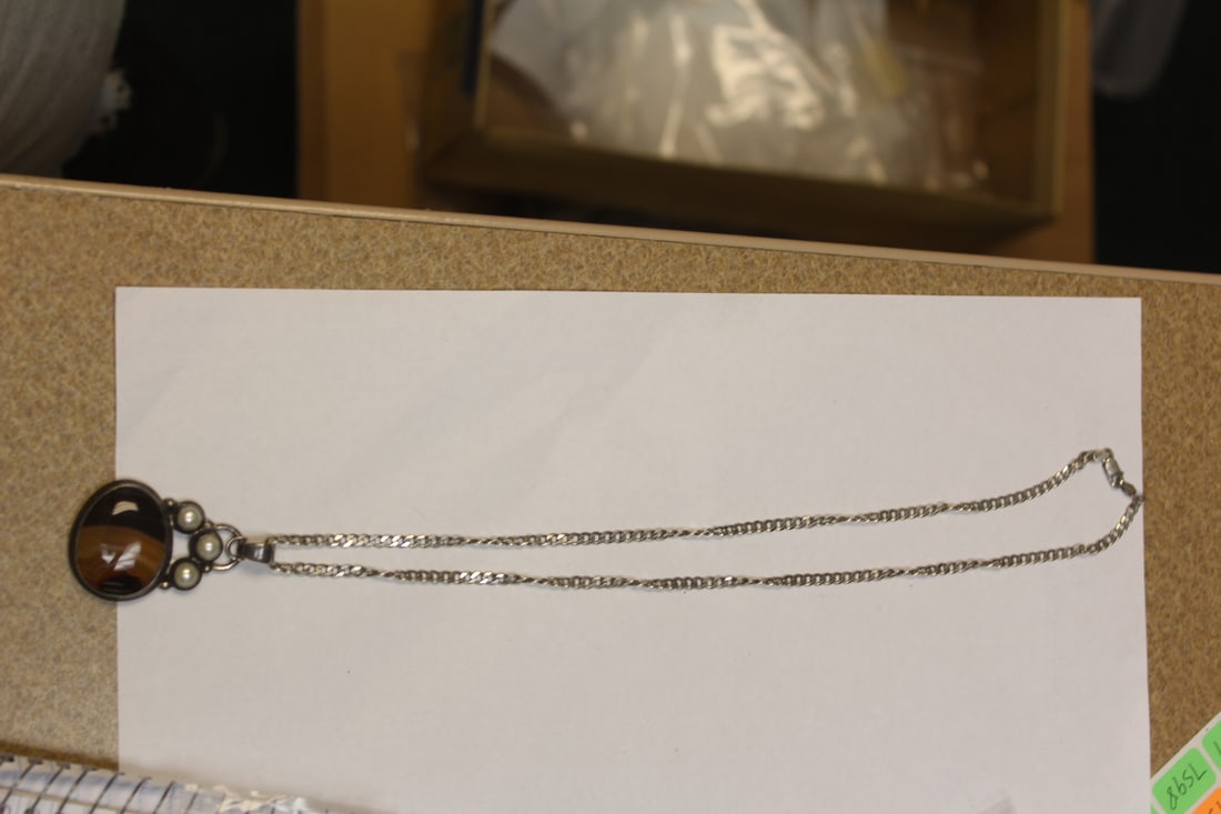 Sterling Pendant with Stone: marked 925 - 11 5/8" long overall