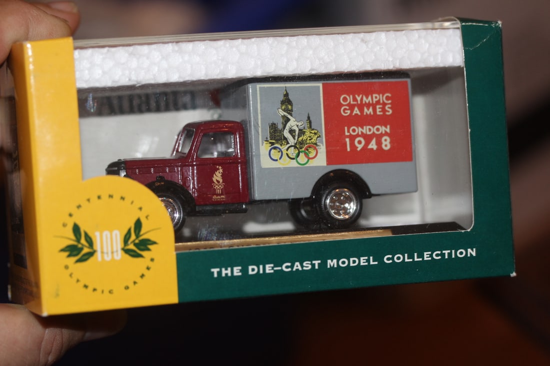 Cast Iron Small Toy Car/Truck: made in England - by Days Gone