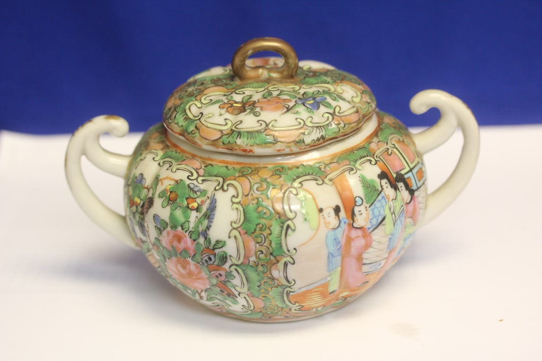 Antique Rose Medallion Sugar Container: with lid - most likely late 19th to early 20th century - Chinese export - handle to handle= 5 3/4" across