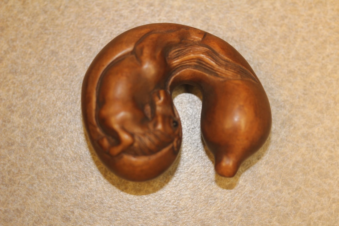Signed Japanese Wood Netsuke: as shown