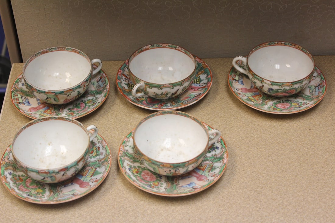 Lot of 5 Antique Chinese Rose Medallion Articles (1 of 5)