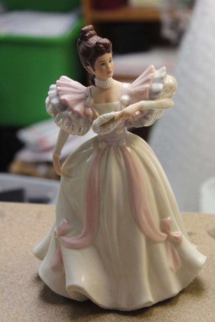 Lenox Figurine: 8 1/2" tall
