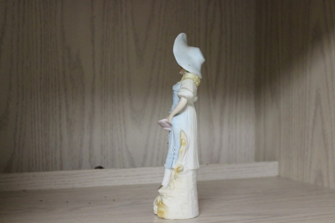 A Ceramic Lady - 4