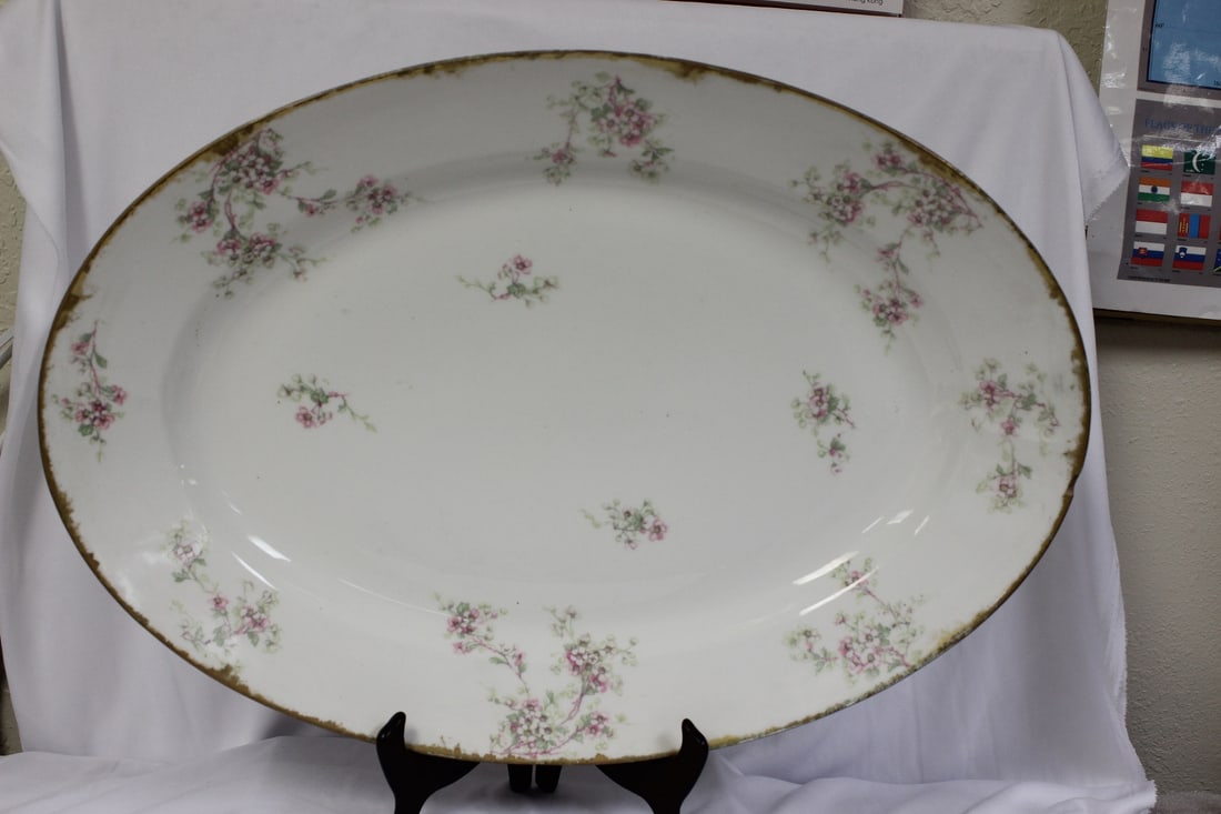 A Limoge Platter (1 of 9)