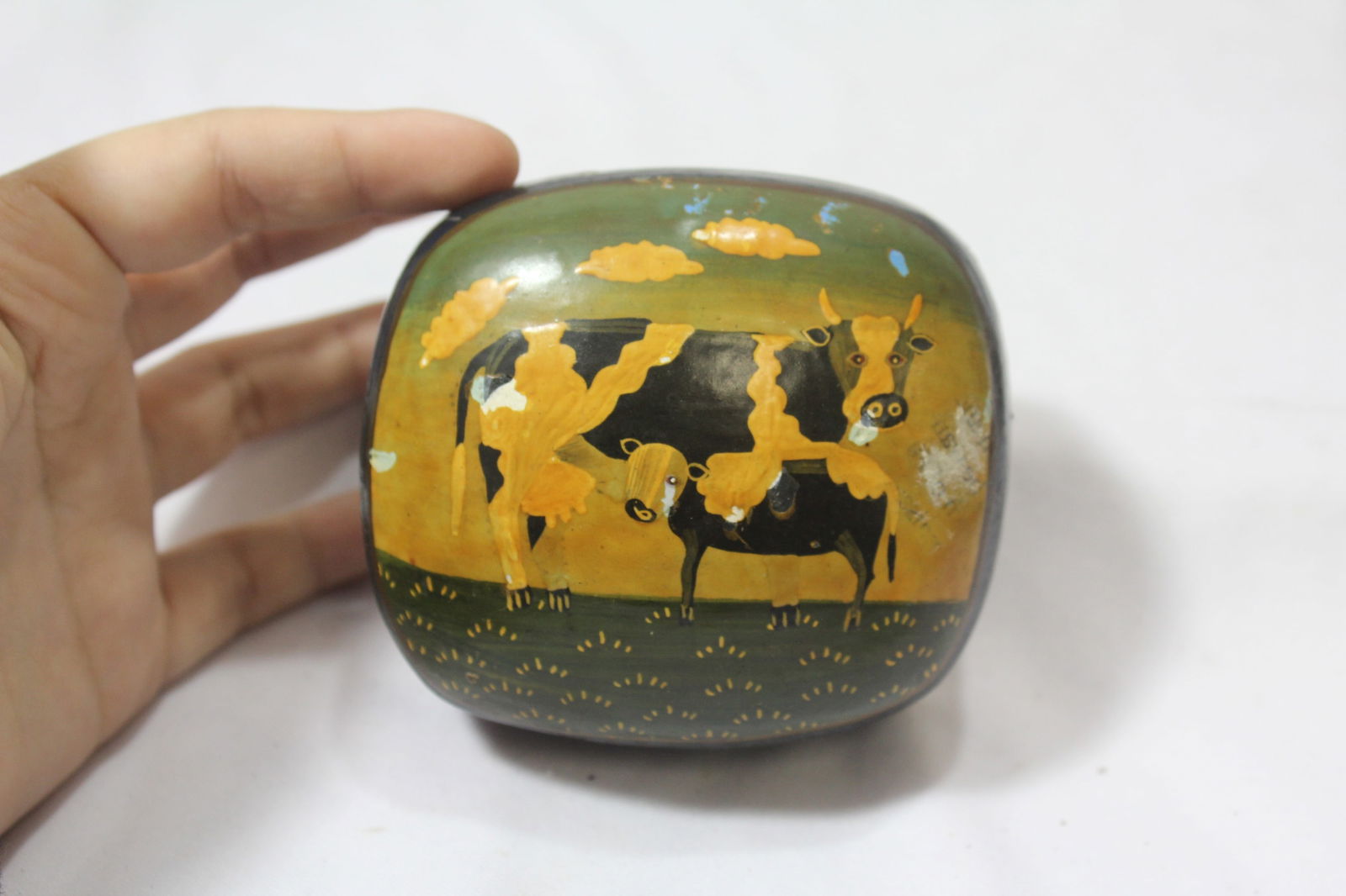 An Indian Lacquer Box: 3 3/8" across