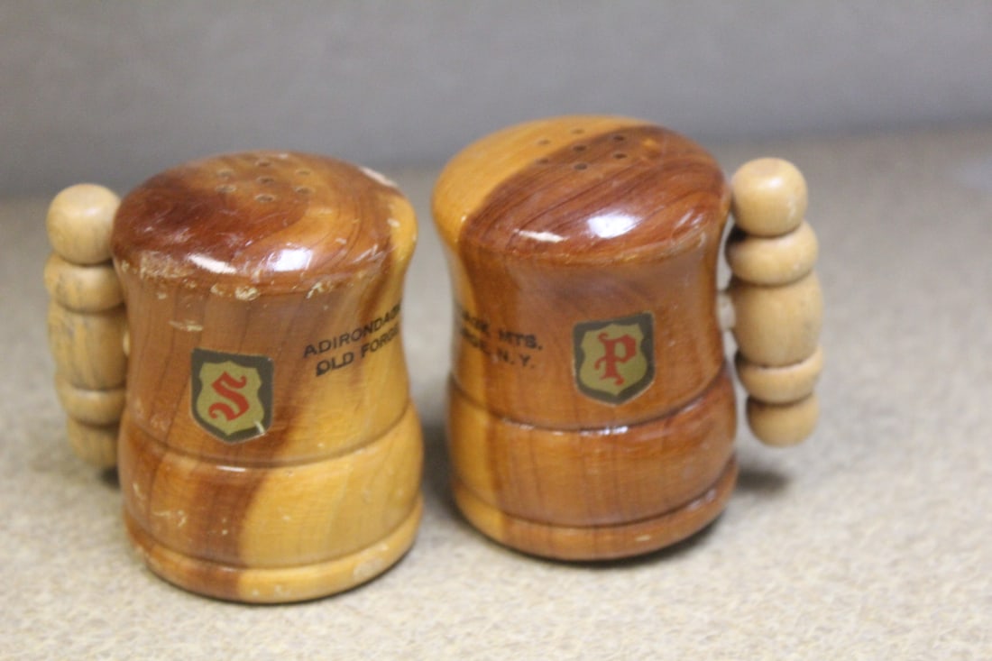 Set of Wooden Salt and Pepper Shakers: 2 1/2" tall