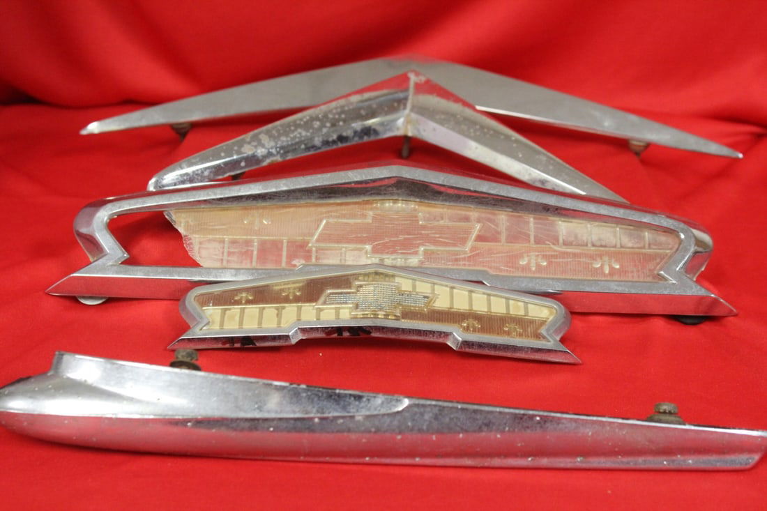 Vintage Chevrolet Decals: total of 5 items