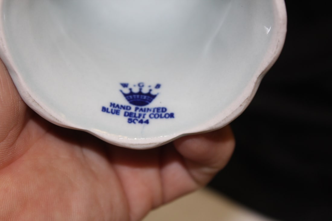 A Blue Delft Bell - 6