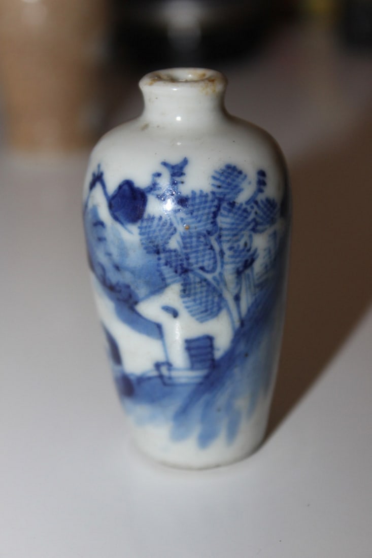 Antique Chinese Porcelain Snuff Bottle: 18th or 19th Century - does not include top. 2 1/2" tall.